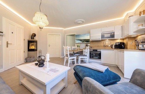 Zingst Apartamento | Dream holiday apartment for families with 2 bedrooms for 3 people, balcony and d