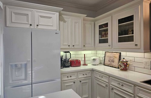 El Lago Casa | Dream Home in a cozy small town, surrounded by big city amenities!