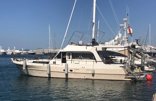 Sant'Antioco Alquiler De Eote | Dream House Boat en el centro del pueblo.