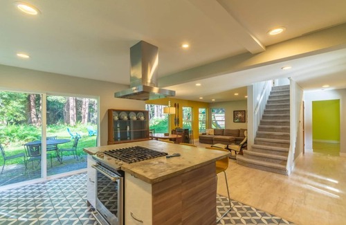 Trinidad Casa | Casa de ensueño en las secoyas con jacuzzi y sauna