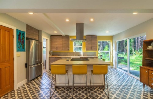 Trinidad Casa | Casa de ensueño en las secoyas con jacuzzi y sauna