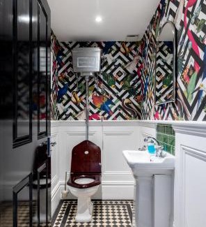 Ealing Casa | Dream House London with gym, cinema and housekeeper