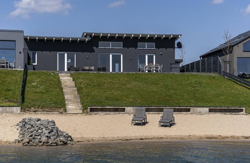 Lobnitz Casa | Dream house/private beach 120m², sauna, air conditioning,terrace,garden,barbecue,boat