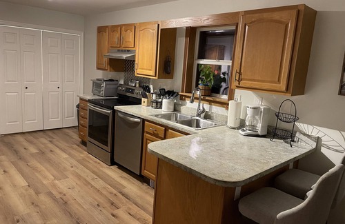 Lake George Cabina | Dream Lake, Lake George 5 bedroom, fireplace, winter special : free night