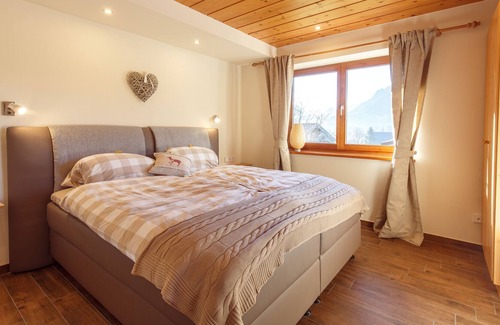 Sankt Valentin Apartamento | Ubicación de ensueño en Ruhpolding con terraza en el estanque de natación