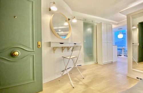 Carihuela Apartamento | Dream of light and Beach THE GREEN DOOR