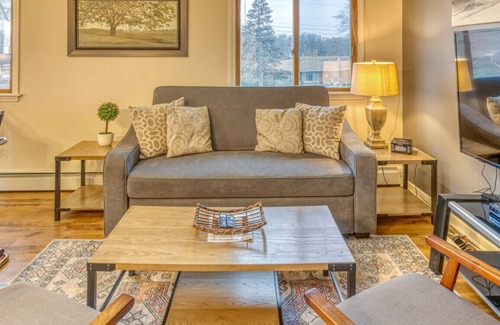 Miller Beach Casa | Dream Retreat Private Guesthouse, Lake Mich., IN Dunes, Chicago
