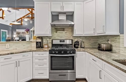 Asheville Casa | Dream Retreat with Private Pool, Full Outdoor Kitchen, Wifi and EV Charger