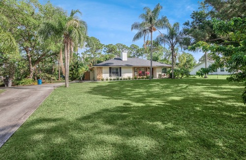 Jupiter Farms Casa | Dream Stay: House with Pool, 1.5 Acres, 15 Min to Jupiter Beach & Shops