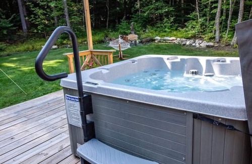 Stratton Cabina | Dream Stratton Forest Cabin w/Hot Tub & Fast WiFi