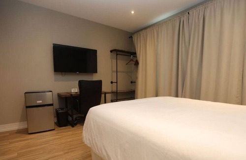 Northeast Mississauga Casa | (4)Toronto Pearson (YYZ) Boutique Hotel