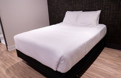 Northeast Mississauga Casa | Dream Suites Toronto Pearson (YYZ) Boutique Hotel