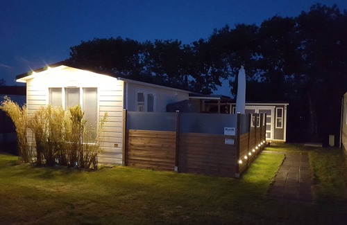 Buren Chalet De Esquí | Vacaciones de ensueño en el nuevo alojamiento en la soleada isla de Ameland en el Mar del Norte