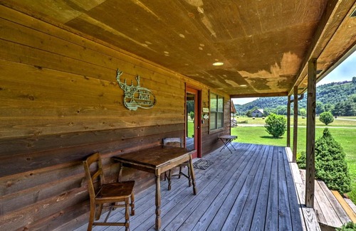 Mountain View Casa | Dream Valley Mountain View Cabin with Covered Porch!