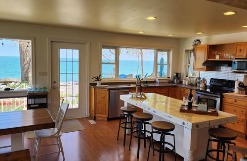Kingsville Casa | Dreamcatcher Lake House