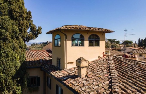 Oltrarno Villa | Dreaming in Pian dei Giullari Villa