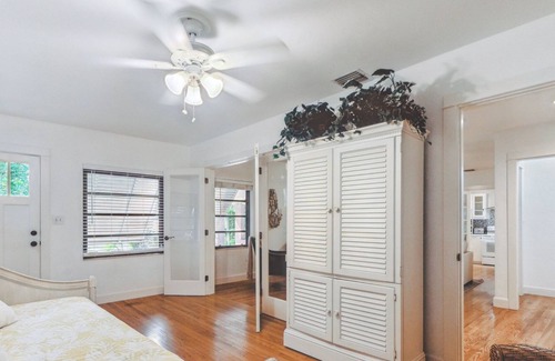 Riverside Park Casa | Dreaming Of The Tropics! Hemingway House With Additional Guest House 2 Bedroom Home by Redawning