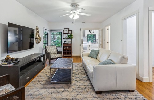 Riverside Park Casa | Dreaming Of The Tropics! Hemingway House With Additional Guest House 2 Bedroom Home by Redawning