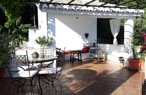 Cómpeta Casa | Vida de ensueño en la idílica casa de pueblo: tranquila, espaciosa, terraza en la azotea, WiFi