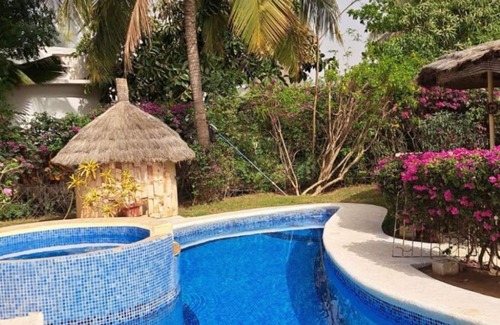 Saly Villa | Villa de ensueño con piscina infinita y jacuzzi