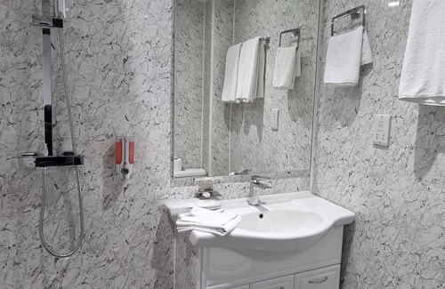 Barking Hotel | Dreams Hotel - Park View