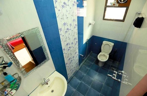 Sadras Hotel | Dreams Neelankarai