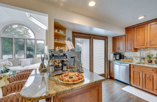 Lake Grove Casa | 'Dreams of Paradise' Luxury Home w/ Pool!
