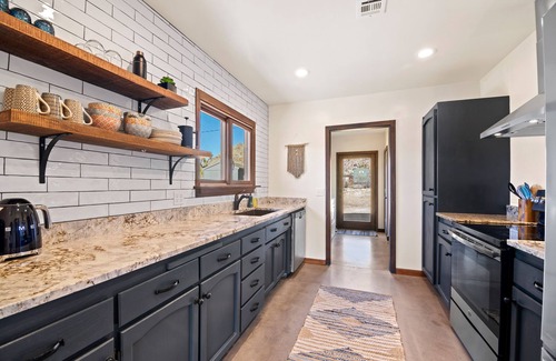 Joshua Tree Casa | 🌵Dreamspace - Peaceful Home w/Hot Tub, Fire Pit, Amazing Views & Close To Park Entrance🌵