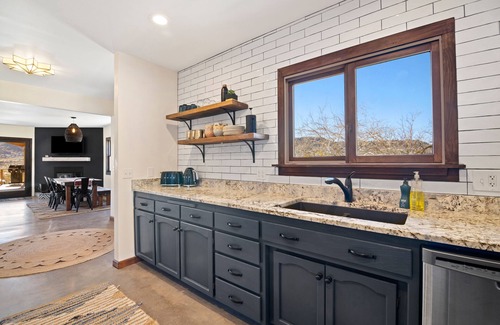 Joshua Tree Casa | 🌵Dreamspace - Peaceful Home w/Hot Tub, Fire Pit, Amazing Views & Close To Park Entrance🌵