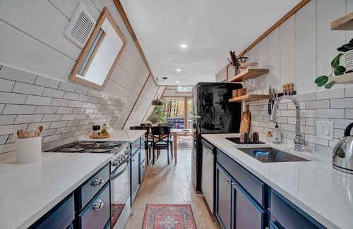 Berkeley Springs Cabina | Dreamtime - Modern A-frame Cabin w/ Hot tub
