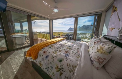 Pringle Bay Cabina | Dreamview Lodge @ The Butterfly Villa in Pringle Bay with breathtaking views