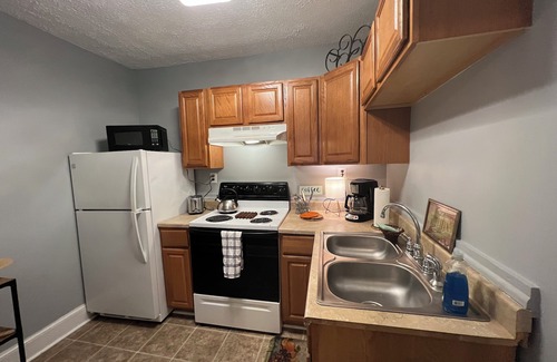 Winchester Apartamento | Dreamweaver — 1BR 1BA just two blocks from the downtown walking mall