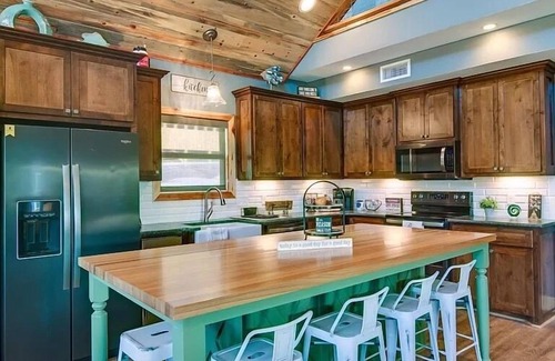 Glenwood Cabina | Dreamweaver on the Caddo!