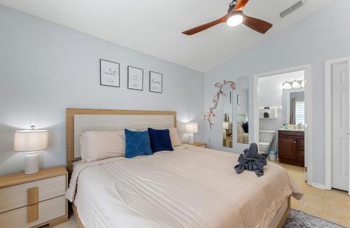 Haines City Casa | Dreamy 3BR, Pool,Golf, Disney, Universal, Legoland