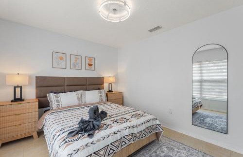 Haines City Casa | Dreamy 3BR, Pool,Golf, Disney, Universal, Legoland