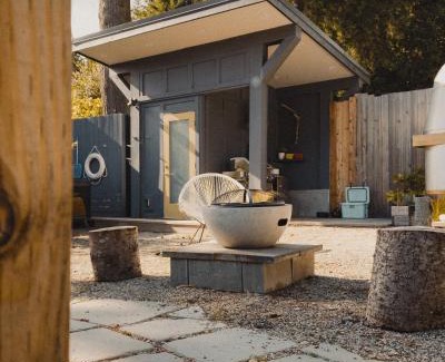 Gibsons Otro | Dreamy Airstream Hideaway with Hot Tub