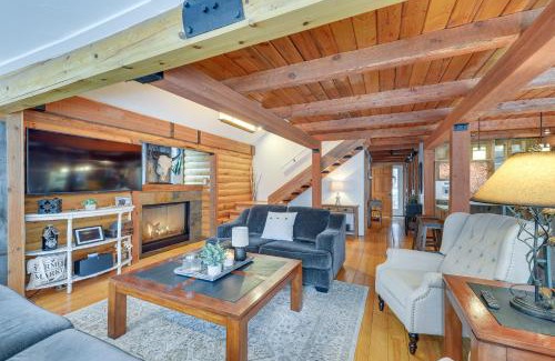 Alpine Casa | Dreamy Alpine Cabin with Hot Tub, Fireplace and More!
