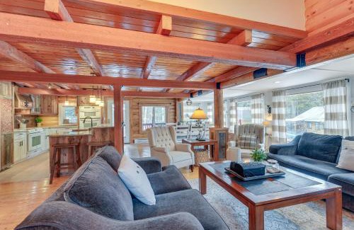 Alpine Casa | Dreamy Alpine Cabin with Hot Tub, Fireplace and More!