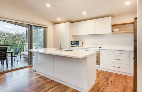 Quindalup Casa | DREAMY BEACHSIDE ESCAPE OFFERING SPARKLING OCEAN VIEWS