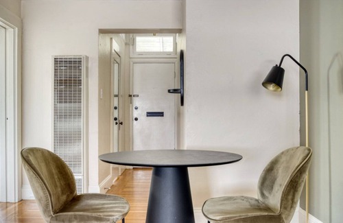Burlingame Apartamento | Dreamy Burlingame 1BR House w/ A/C & W/D, nr Caltrain, by Blueground