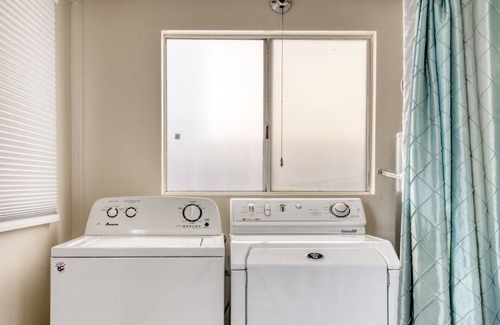 Burlingame Apartamento | Dreamy Burlingame 1BR House w/ A/C & W/D, nr Caltrain, by Blueground