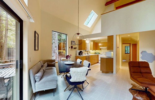 Anchor Bay Casa | Dreamy Chalet Style House in the Forest With Large Deck, Near Beach - 1 Dog Okay