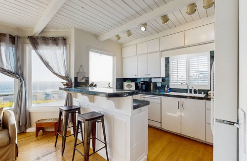 Bodega Bay Casa | Dreamy Coastal Home W/ Breathtaking Ocean Views, Free WiFi & Deck - Dogs OK