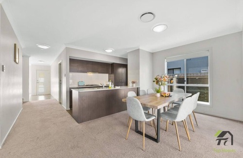 Schofields Casa | Dreamy Dwelling with 4bedroom