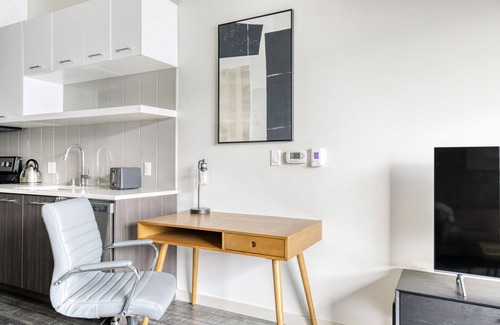 Yesler Terrace Apartamento | Dreamy First Hill 1BR w/ Gym, Roof & Lounge, nr Pioneer Sq, by Blueground