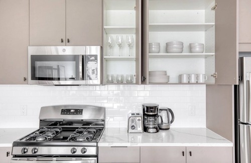 Hoboken Apartamento | Dreamy Hoboken 1BR w/ Elevator, Gym, Terrace & Courtyard, by Blueground