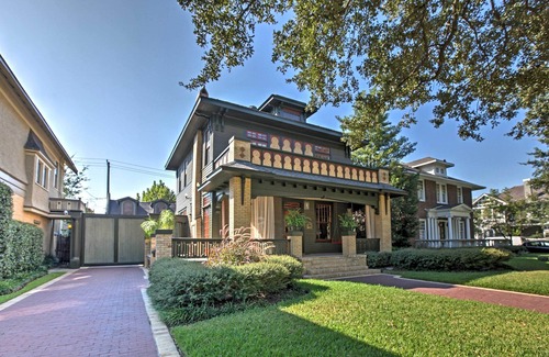 Neartown Apartamento | Dreamy Houston Boho Cottage w/ Private Pool!
