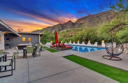 Tucson Casa | Dreamy Mid-Century Desert Oasis- Views for Days
