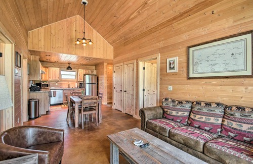 Livingston Cabina | Dreamy Mountain-View Cabin Near Yellowstone!