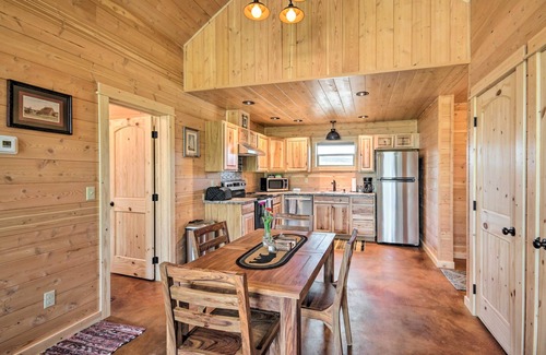 Livingston Cabina | Dreamy Mountain-View Cabin Near Yellowstone!